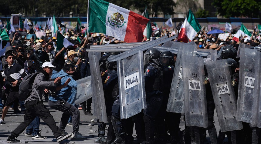 Violence Erupts at Mexico City Anti-Government Protest as Demonstrators Attack Police