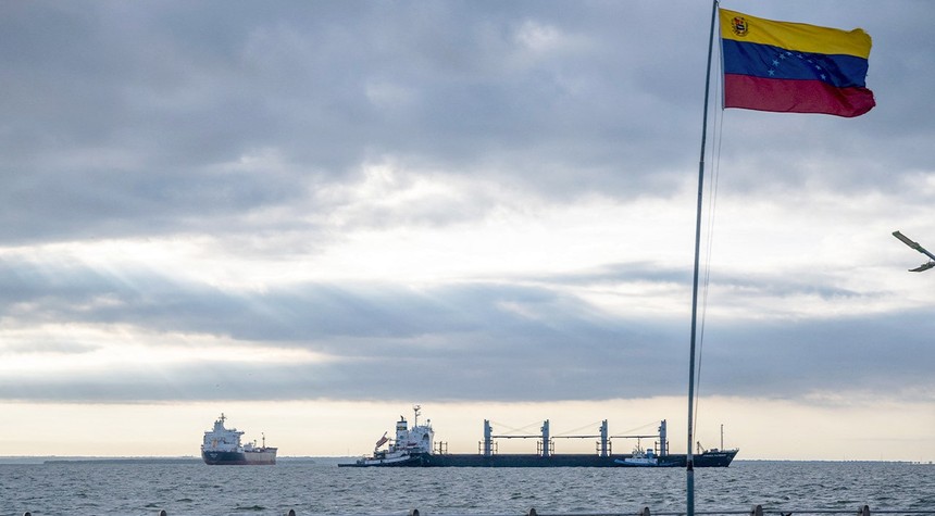 Four Oil Tankers Return to Venezuelan Waters Following Maduro's Capture