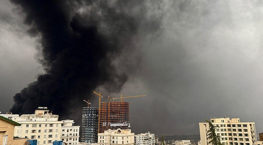 Iranian Missiles Strike Tel Aviv as Middle East Conflict Intensifies