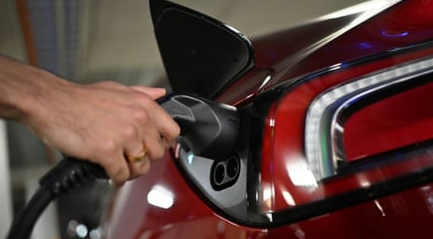 Australia Eyes Electric Vehicles as Shield Against Global Oil Price Volatility