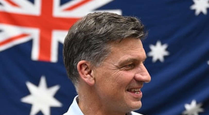 Australia's Taylor Announces Social Media Vetting for All Visa Applicants