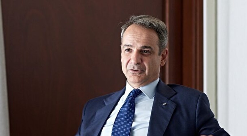 Greek Prime Minister Urges Diplomatic Resolution to US-Iran Standoff