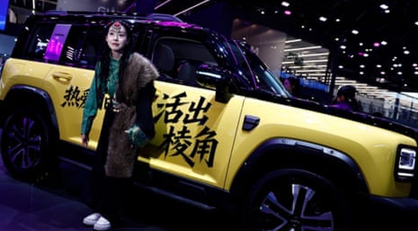 Beijing Auto Fair Showcases China's Push Into Driverless Vehicle Technology