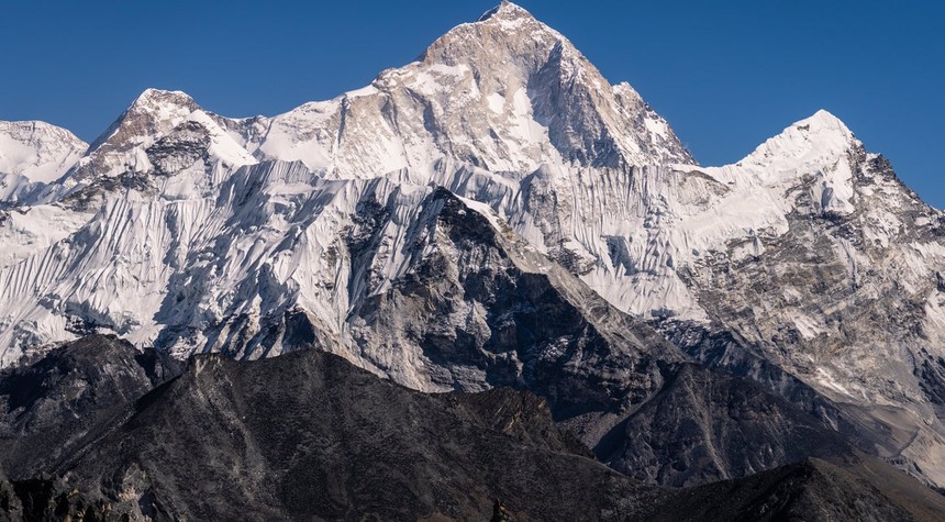 Mount Makalu Avalanche Claims Life of American Mountaineer