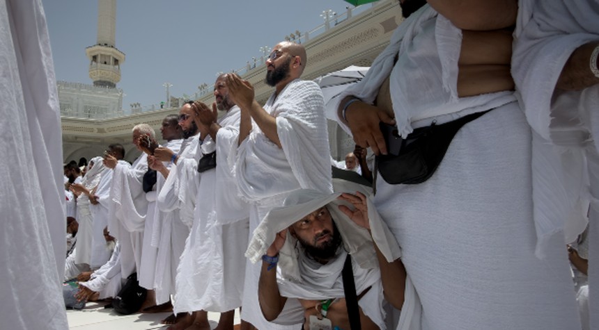 Saudi Arabia Strengthens Health Screenings as 1.5 Million Pilgrims Expected for Hajj