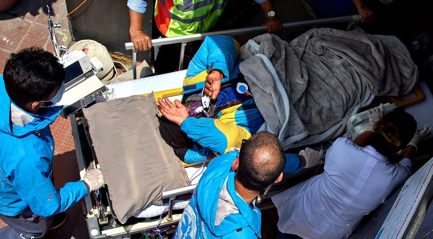 Missing Mountain Guide Survives Week Alone on Everest in Remarkable Rescue
