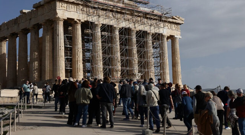 Greek Officials Appeal to Trump for Return of Parthenon Sculptures from Britain