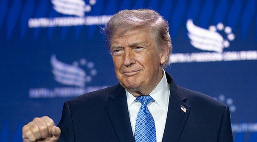 Trump Warns Oman Against Interference in Iran Standoff