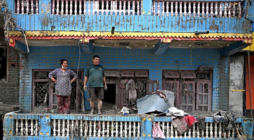 Death Toll Reaches 955 in Nepal-Tibet Flooding as 85 Americans Remain Missing