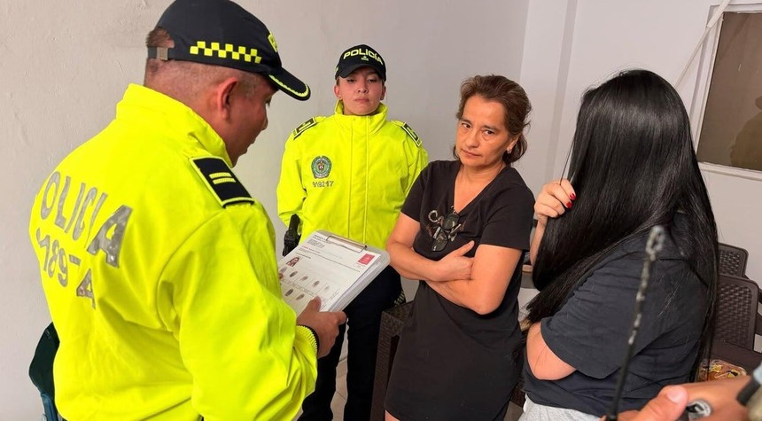 Wife and Daughter of Los Choneros Leader Captured in Money Laundering Investigation