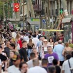 Mass Tourism Drives Spanish Housing Protests as Residents Demand Government Action